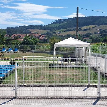 Apartamentos Turisticos El Ponton Arnuero Eksteriør billede