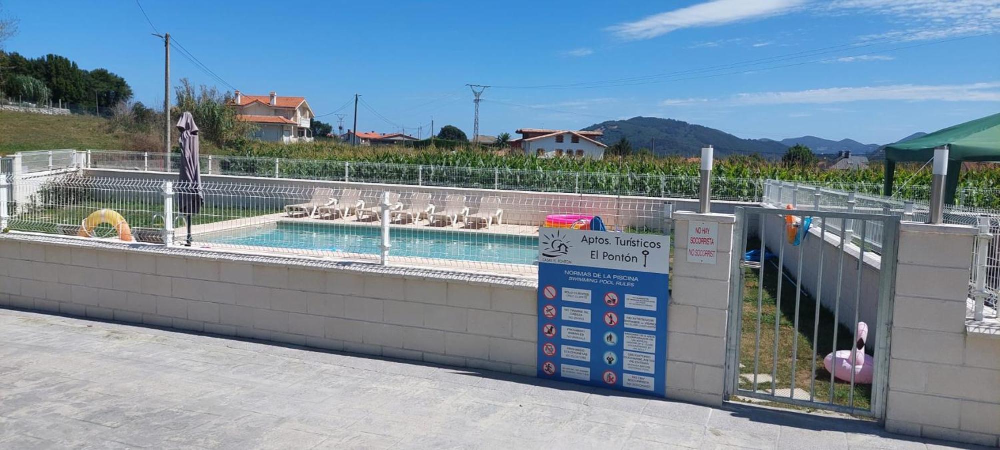Apartamentos Turisticos El Ponton Arnuero Eksteriør billede