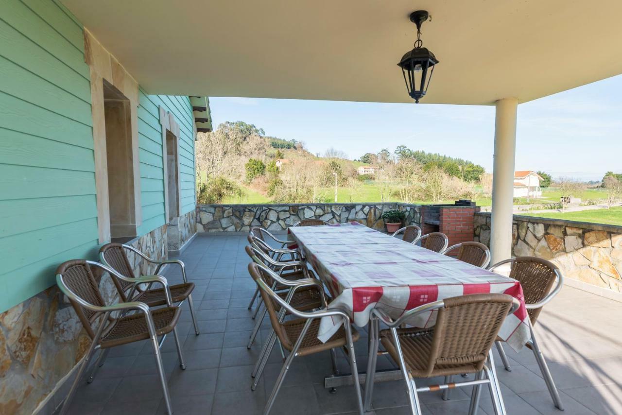 Apartamentos Turisticos El Ponton Arnuero Eksteriør billede