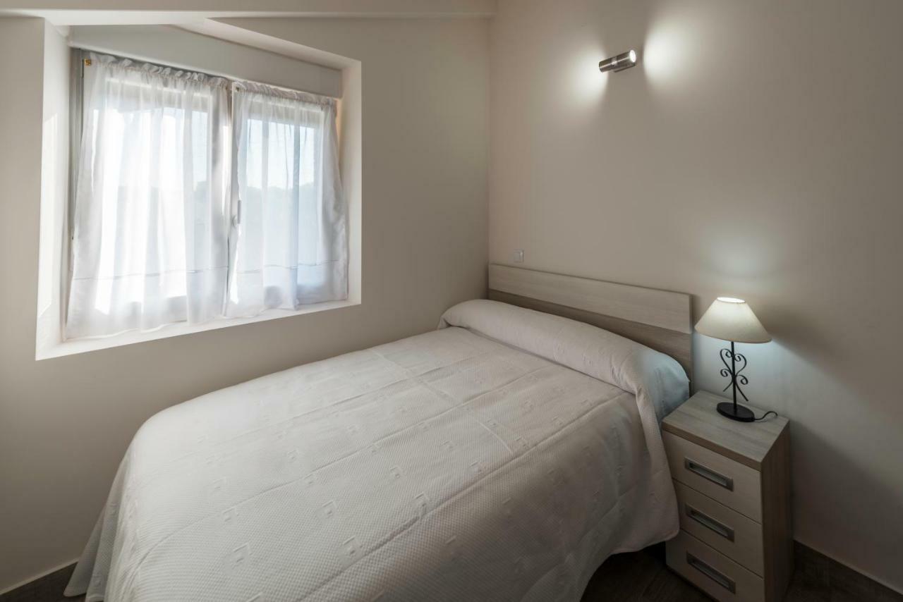 Apartamentos Turisticos El Ponton Arnuero Eksteriør billede