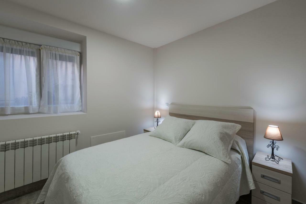 Apartamentos Turisticos El Ponton Arnuero Eksteriør billede