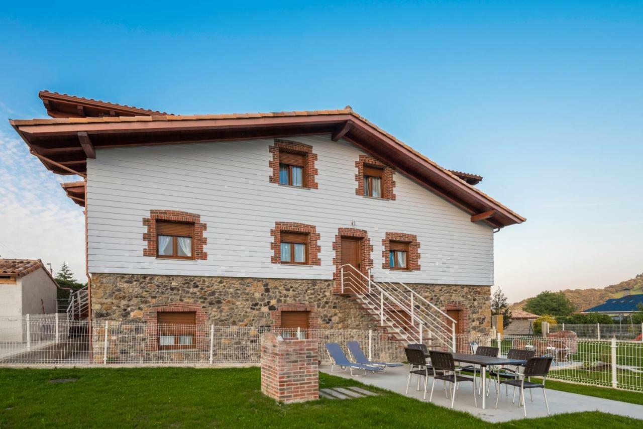 Apartamentos Turisticos El Ponton Arnuero Eksteriør billede